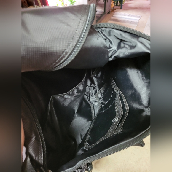 🛒🛍️💥Nwot Genmob sling bag for men new condition no flaws nice bag - Picture 5 of 9